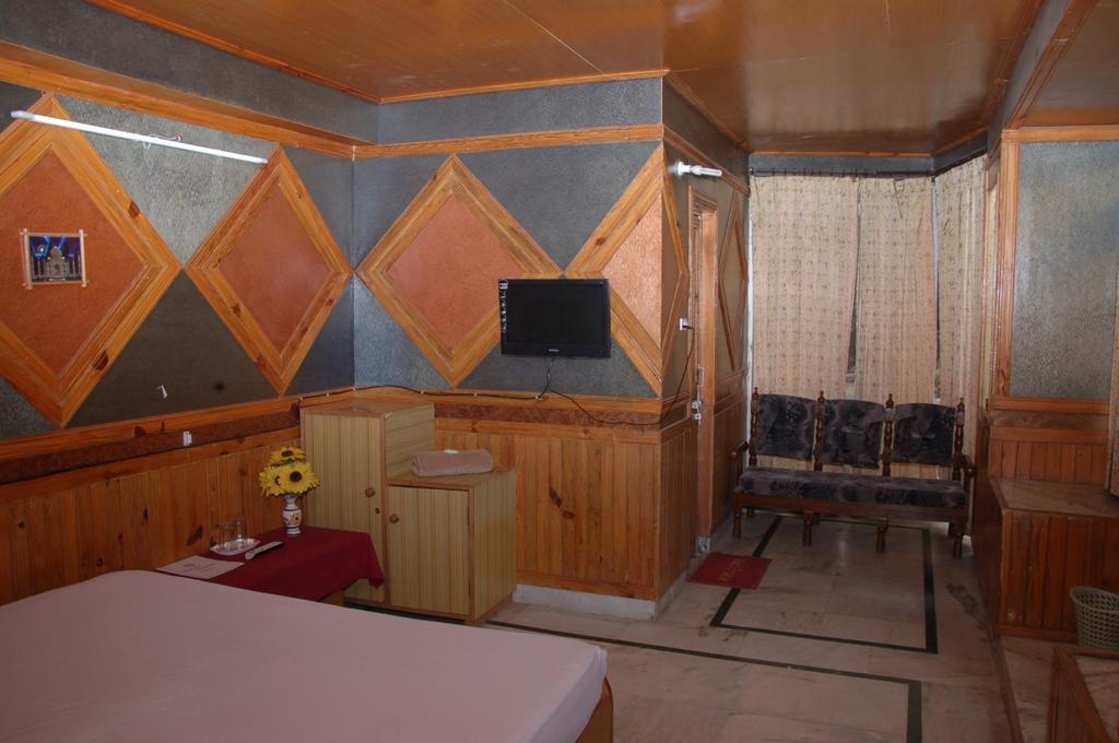 Hotel Arsh International Nainital Exteriér fotografie