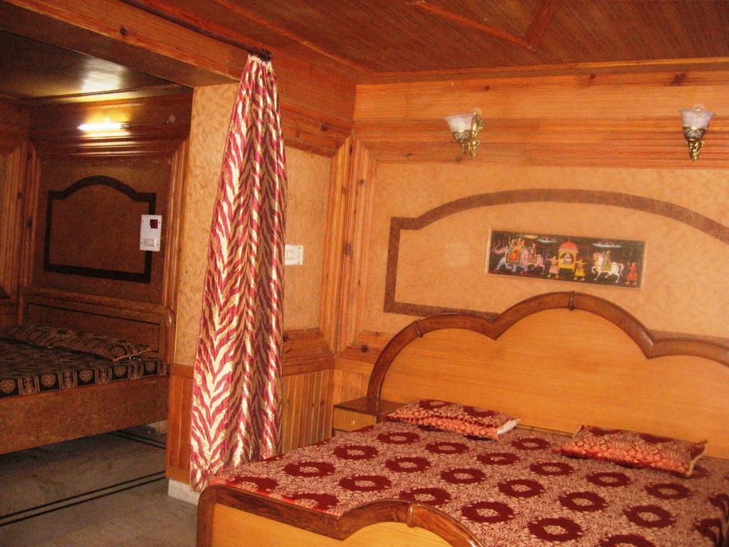 Hotel Arsh International Nainital Exteriér fotografie